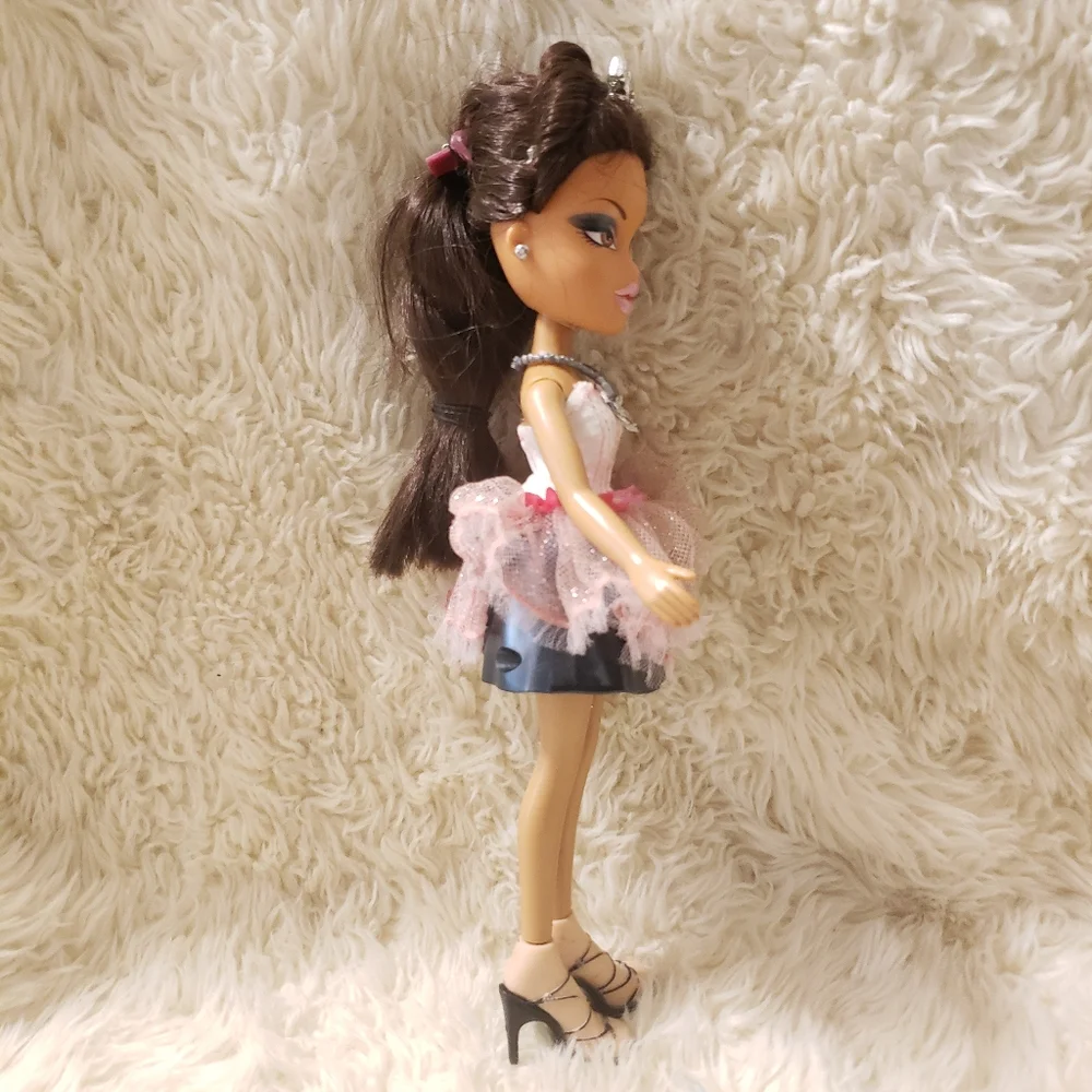 Bratz Light up Funk N Glow Yasmin Doll